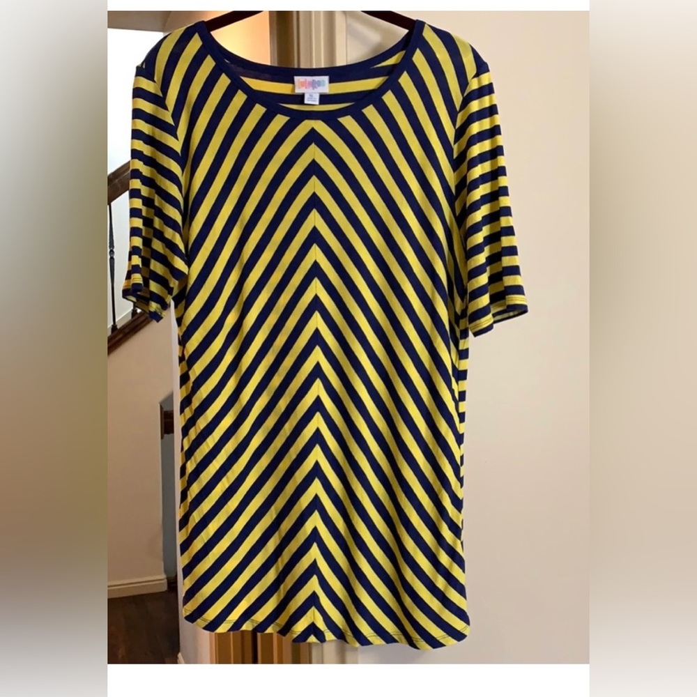 NWT LulaRoe 2XL Gigi short sleeve yellow/blue